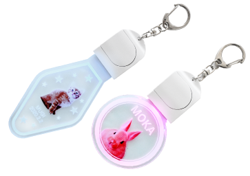 光るアクリルキーホルダー